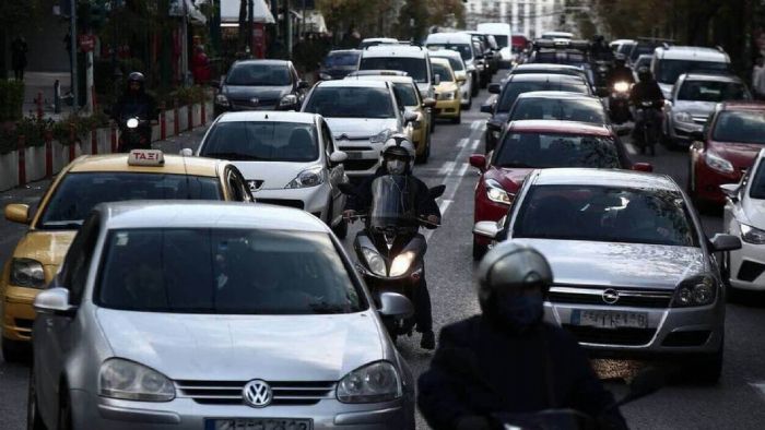 Σφίγγει ο κλοιός για απλήρωτα τέλη κυκλοφορίας και ανασφάλιστα 