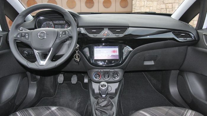 Το εσωτερικό του νέου Corsa βελτιώνει την ποιότητα και τη σχεδίασή του.