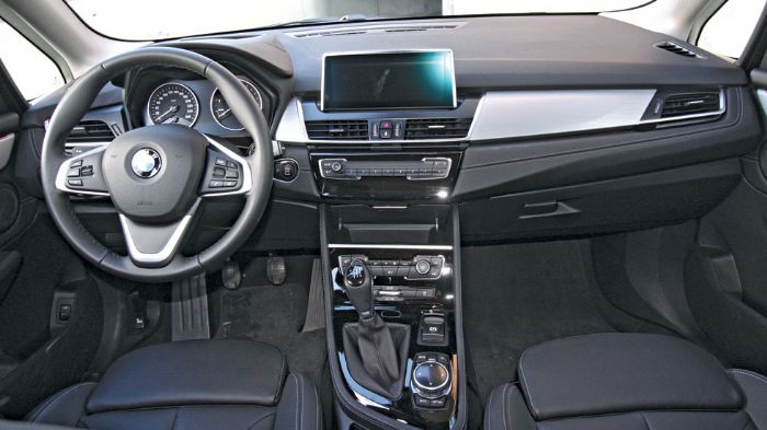 Το εσωτερικό της νέας BMW Σειρά 2 Active Tourer διακρίνεται για τη high-tech εικόνα του, ενώ προσφέρει κορυφαία κατασκευή και προσεγμένη εργονομία.	