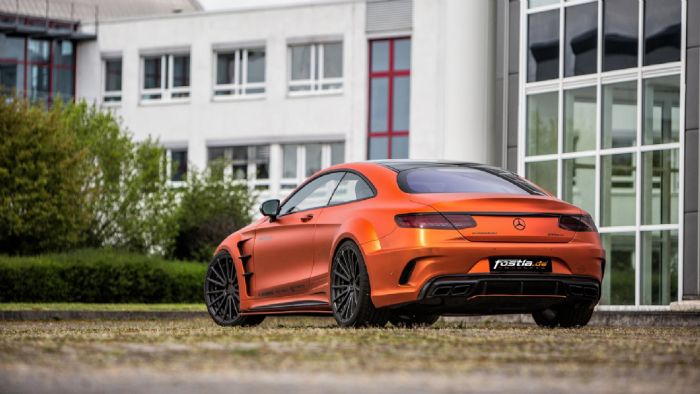 Το νέο bodykit που τοποθετήθηκε κάνει την S63 να δείχνει πολύ πιο μυώδης και εντυπωσιακή. Το νέο bodykit που τοποθετήθηκε κάνει την S63 να δείχνει πολύ πιο μυώδης και εντυπωσιακή.