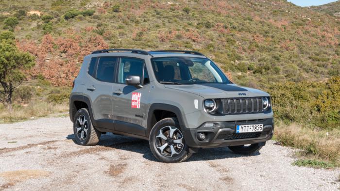 Σχεδιαστικά, το Jeep Renegade διακρίνεται για τον τετραγωνισμένο αισθητικό χαρακτήρα του με σημείο αναφοράς την κλασική εμπρός μάσκα με τις 7 κάθετες γρίλιες.