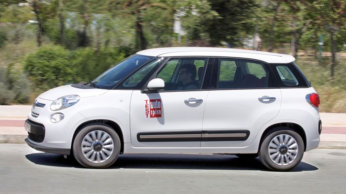 Το 500L στο δρόμο δίνει και αυτό έμφαση στην άνεση, διατηρώντας παράλληλα ψηλά τη σταθερότητά του και την ενεργητική ασφάλεια. Το 500L στο δρόμο δίνει και αυτό έμφαση στην άνεση, διατηρώντας παράλληλα ψηλά τη σταθερότητά του και την ενεργητική ασφάλεια.
