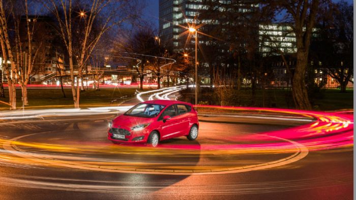Η Ford πούλησε 199.900 οχήματα το Μάρτιο, αύξηση 14% μέσα σε ένα χρόνο, και έγινε η δεύτερη σε πωλήσεις μάρκα στην Ευρώπη. Η Ford πούλησε 199.900 οχήματα το Μάρτιο, αύξηση 14% μέσα σε ένα χρόνο, και έγινε η δεύτερη σε πωλήσεις μάρκα στην Ευρώπη.