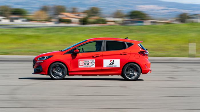 Με το Ford Fiesta ST είδαμε πρώτη φορά τρικύλινδρο κινητήρα σε μοντέλο της Ford Performance. Με το Ford Fiesta ST είδαμε πρώτη φορά τρικύλινδρο κινητήρα σε μοντέλο της Ford Performance.