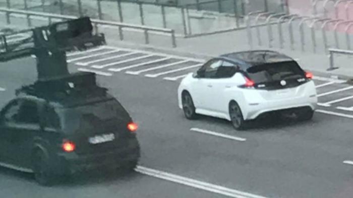 Ο φωτογραφικός φακός ενός ανθρώπου, ο οποίος διέμενε σε ξενοδοχείο της Βαρκελώνης, εντόπισε το νέο ηλεκτρικό αυτοκίνητο.