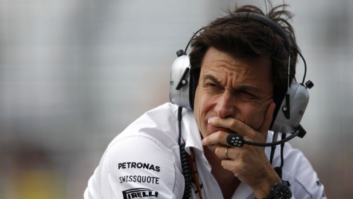 Ο Toto Wolff είπε ότι δεν προτίθεται να δίνει συχνά εντολές η ομάδα στους οδηγούς. Ο Toto Wolff είπε ότι δεν προτίθεται να δίνει συχνά εντολές η ομάδα στους οδηγούς.