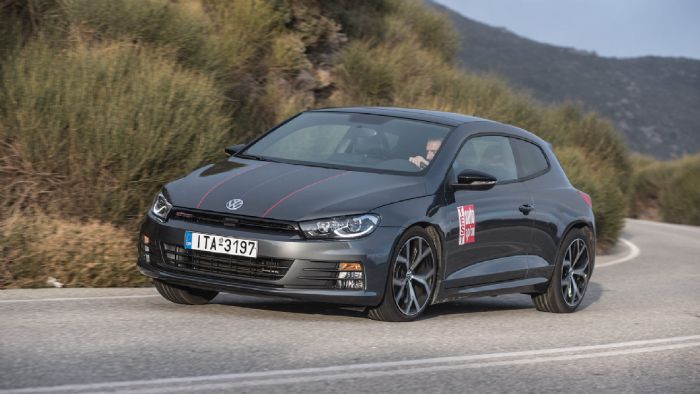 Δοκιμάζουμε το «καυτό» VW Scirocco GTS με τον δίλιτρο TSI κινητήρα απόδοσης 220 ίππων. Πως τα καταφέρνει στο δρόμο; Δοκιμάζουμε το «καυτό» VW Scirocco GTS με τον δίλιτρο TSI κινητήρα απόδοσης 220 ίππων. Πως τα καταφέρνει στο δρόμο;