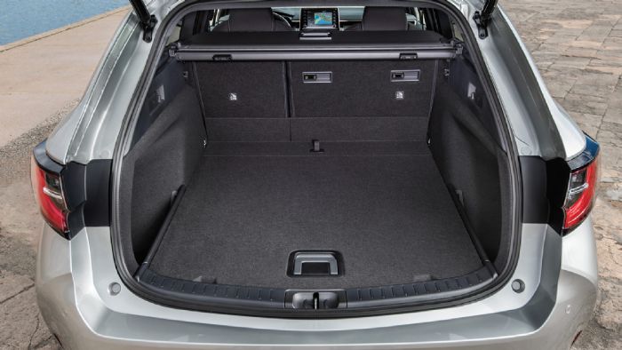 Ο χώρος αποσκευών της Touring Sports έκδοσης, έχει όγκο 598 λίτρων. 
