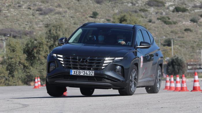 Με σύμμαχο το πολύ καλό πλαίσιο, το νέο Hyundai Tucson προσφέρει υψηλό αίσθημα ασφάλειας σε οδηγό και επιβάτες.