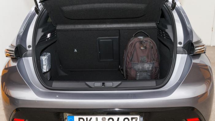 Mε 412 λτ. το νέο Peugeot 308 προσφέρει συγκριτικά το μεγαλύτερο χώρο αποσκευών.