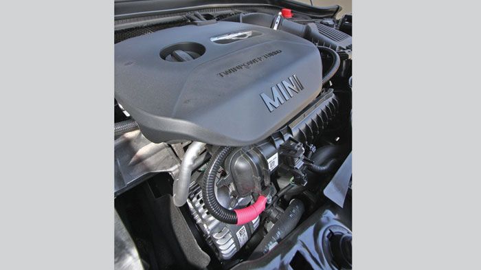 Ο 1.200άρης τούρμπο κινητήρας του Mini One εξασφαλίζει σβέλτες επιδόσεις και ταυτόχρονα είναι οικονομικός σε κατανάλωση.