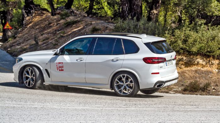 Παραμένει το πιο ευχάριστο οδηγικά SUV, με μεγάλες ικανότητες εντός και εκτός δρόμου, παρά τις αυξημένες της διαστάσεις! Παραμένει το πιο ευχάριστο οδηγικά SUV, με μεγάλες ικανότητες εντός και εκτός δρόμου, παρά τις αυξημένες της διαστάσεις!