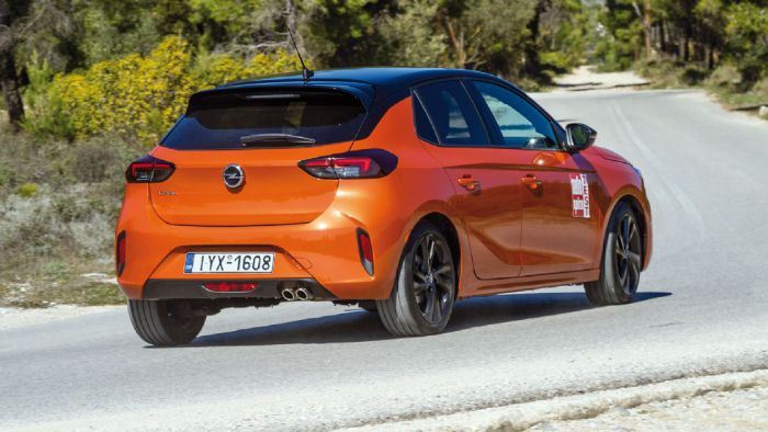 Το Opel Corsa έχει ουδέτερη και προβλέψιμη συμπεριφορά, αλλά το ελαφρύ τιμόνι δεν θα εμπνεύσει τον ενθουσιώδη οδηγό.