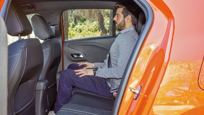 Το Opel Corsa προσφέρει την περισσότερη «άπλα» για τα γόνατα των πίσω επιβατών.