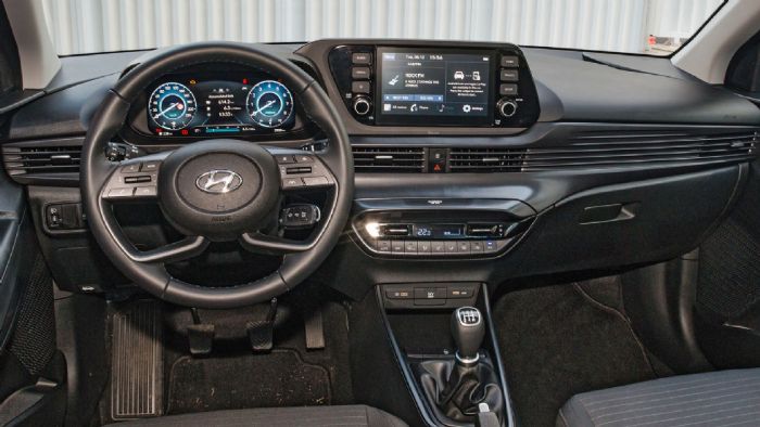 Σύγχρονο είναι το εσωτερικό του Hyundai i20 επιδεικνύοντας καλό επίπεδο ποιότητας, πλούσιο εξοπλισμό και κορυφαία ευρυχωρία.
Σύγχρονο είναι το εσωτερικό του Hyundai i20 επιδεικνύοντας καλό επίπεδο ποιότητας, πλούσιο εξοπλισμό και κορυφαία ευρυχωρία.