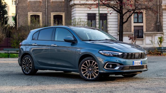 Το Fiat Tipo hatchback είναι ένα κομψό σχεδιαστικά οικογενειακό αυτοκίνητο, με αναθεωρημένη μάσκα και προφυλακτήρα συγκριτικά με το προηγούμενο μοντέλο.