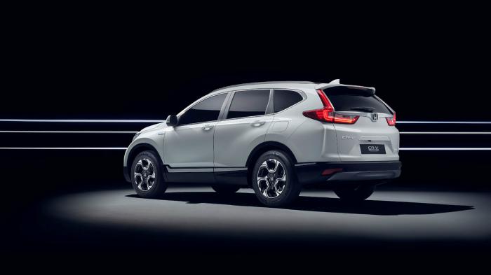 Το υβριδικό σύνολο τους Honda CR-V αποτελείται από ένα 2-λιτρο μοτέρ βενζίνης που συνδυάζεται με έναν ηλεκτροκινητήρα. Το υβριδικό σύνολο τους Honda CR-V αποτελείται από ένα 2-λιτρο μοτέρ βενζίνης που συνδυάζεται με έναν ηλεκτροκινητήρα.