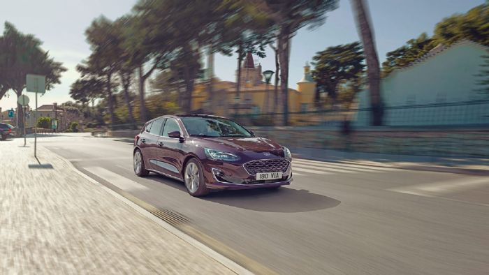 Η έκδοση Vignale (κάτω) είναι προσανατολισμένη στην πολυτέλεια, η έκδοση Active (δεξιά) διαθέτει crossover προσανατολισμό.