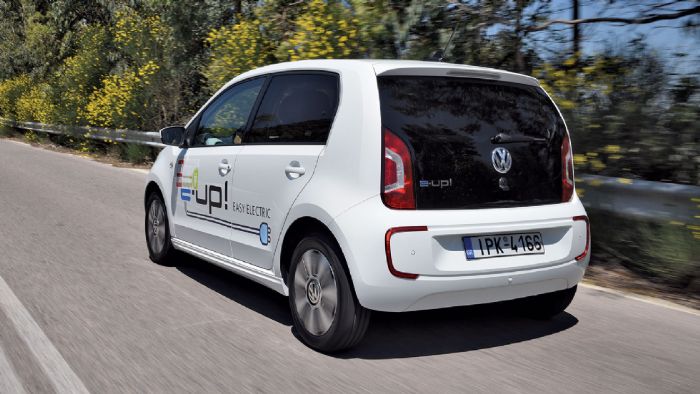 Περάσαμε ένα μήνα μαζί με το ηλεκτρικό VW e-up! και πήραμε τις γνώμες ειδικών και μη. Διαβάστε όλα όσα πρέπει να ξέρετε για το ηλεκτρικό μίνι της VW.