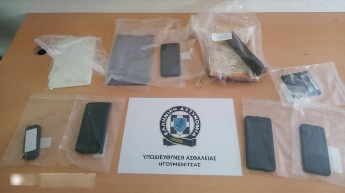 Συμμορία «σήκωσε» 1,4+ εκατ. ευρώ από τραπεζικούς λογαριασμούς πολιτών Συμμορία «σήκωσε» 1,4+ εκατ. ευρώ από τραπεζικούς λογαριασμούς πολιτών
