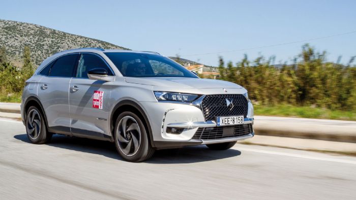 Το DS 7 Crossback Ε-ΤΕΝSE, του οποίου ο 1,6 turbo κινητήρας και οι 2 ηλεκτροκινητήρες αποδίδουν συνδυαστικά 300 ίππους, έχει την κορυφαίο επίδοση στο 0-100 για την κατηγορία των μικρομεσαίων crossover