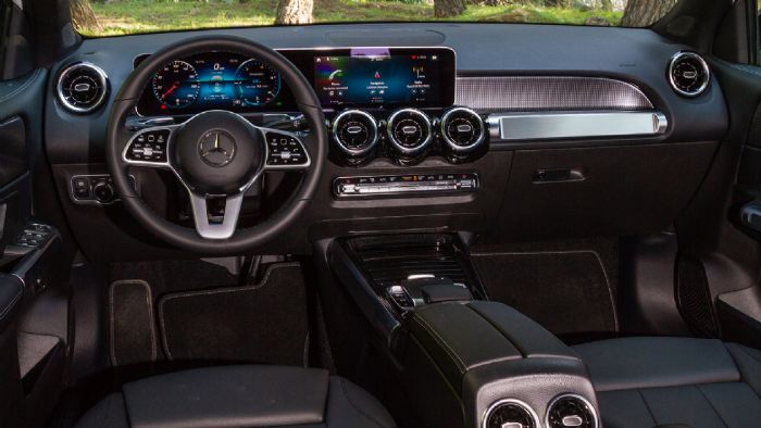 Στην καμπίνα της Mercedes-Benz GLB συναντάμε την προσδοκώμενη αίσθηση ποιότητας, πολυτέλειας και στιβαρότητας.