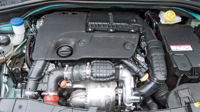 Ο γνωστός κινητήρας BlueHDI των 1,6 λίτρων της Citroen, διακρίνεται για την πολιτισμένη του λειτουργία και το οικονομικό του προφίλ. Το 6τάχυτο αυτοματοποιημένο κιβώτιο ναι μεν εξυπηρετεί στην ευκολία