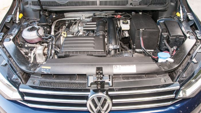 Εξαιρετικές επιδόσεις χαρίζει στο VW Touran ο 1,4 TSI με τα 150 άλογα και τα 250 Nm ροπής.