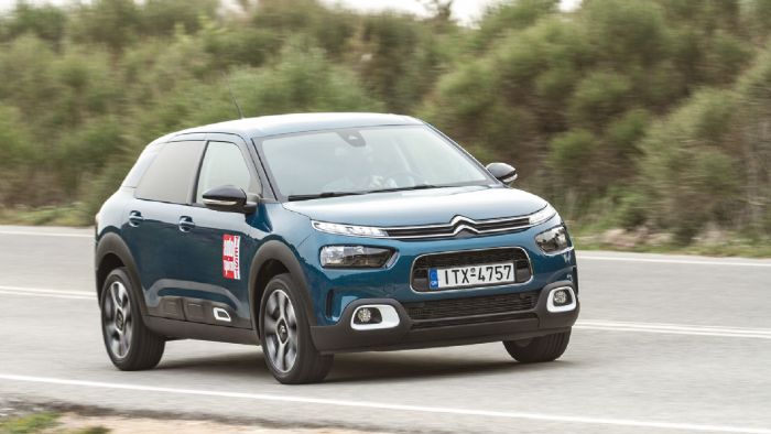 Δοκιμάζουμε το νέο Citroen C4 Cactus, που εισέρχεται από την κατηγορία των Crossover σε εκείνη των χάτσμπακ με απόλυτη επιτυχία, στην έκδοση με τον 1.600άρη BlueHDi κινητήρα ισχύος 100 ίππων. Δοκιμάζουμε το νέο Citroen C4 Cactus, που εισέρχεται από την κατηγορία των Crossover σε εκείνη των χάτσμπακ με απόλυτη επιτυχία, στην έκδοση με τον 1.600άρη BlueHDi κινητήρα ισχύος 100 ίππων.