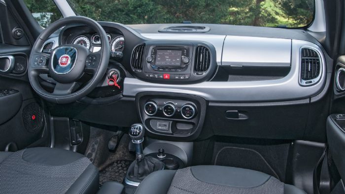 Η επιλογή μας
Με δεδομένο ότι το Fiat 500L προορίζεται να καλύψει πιο αυξημένες οικογενειακές ανάγκες από το 500αράκι θα το επιλέγαμε με τον 1,3 MultiJet diesel κινητήρα των 95 ίππων στην έκδοση Pop Star. Αυτή κοστίζει 19.120 ευρώ με έκπτωση. Η επιλογή μας
Με δεδομένο ότι το Fiat 500L προορίζεται να καλύψει πιο αυξημένες οικογενειακές ανάγκες από το 500αράκι θα το επιλέγαμε με τον 1,3 MultiJet diesel κινητήρα των 95 ίππων στην έκδοση Pop Star. Αυτή κοστίζει 19.120 ευρώ με έκπτωση.