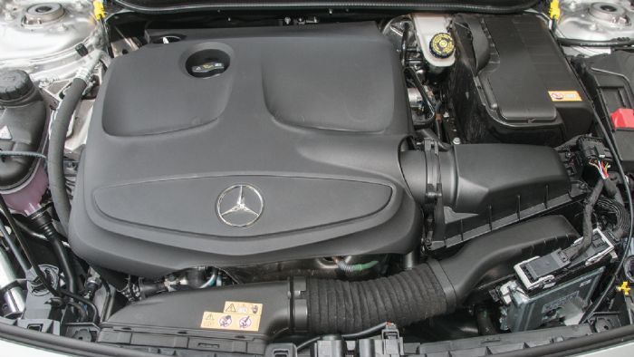 Ο 1.600άρης turbo της A 200 κινεί γρήγορα την Mercedes A-Class. Το κιβώτιο 7G-DCT λύνει τα χέρια και συμβάλει στην παροχή πολύ καλών επιδόσεων.
