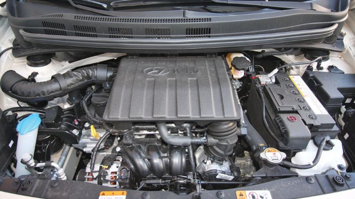 Ο κινητήρας του Hyundai i10 τα καταφέρνει επάξια μέσα στην πόλη, αλλά και στον αυτοκινητόδρομο όπως φαίνεται και στις ρεπρίζ του. 