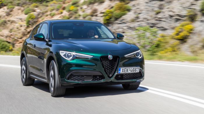 Alfa Stelvio Sprint: 4κίνητη, πάει «σφαίρα» & «καίει» 7,5 λίτρα! 