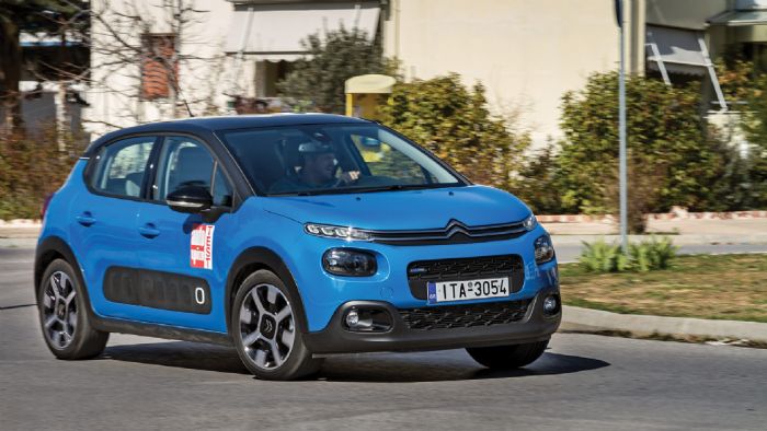 Το νέο C3 σφραγίζει τη θέληση της Citroen να βρει τη χαμένη της ταυτότητα με ένα καινοτόμο και μαζί πρακτικό σχήμα. Το νέο C3 σφραγίζει τη θέληση της Citroen να βρει τη χαμένη της ταυτότητα με ένα καινοτόμο και μαζί πρακτικό σχήμα.