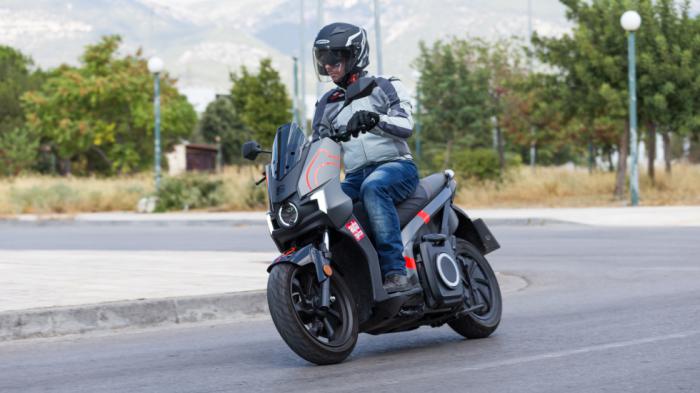 Δοκιμή: Μια εβδομάδα με SEAT MO eScooter 125 