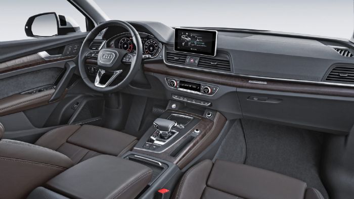 Το εσωτερικό του νέου Audi Q5 προβάλει πολυτέλεια και είναι πιο high-tech από κάθε άλλη φορά.