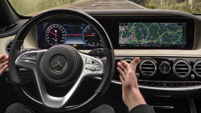 H S-Class ήταν το πρώτο μοντέλο παραγωγής με χαρακτηριστικά ημιαυτόνομης οδήγησης. H S-Class ήταν το πρώτο μοντέλο παραγωγής με χαρακτηριστικά ημιαυτόνομης οδήγησης.