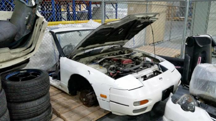 Η JDM Motors ειδικεύεται στην εισαγωγή εξαρτημάτων από την Ιαπωνία.