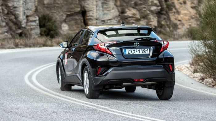 Το Toyota C-HR διαθέτει τα πιο ευχάριστα δυναμικά χαρακτηριστικά και τηρουμένων των αναλογιών φτάνει να χαρακτηριστεί ακόμα και απολαυστικό. Το Toyota C-HR διαθέτει τα πιο ευχάριστα δυναμικά χαρακτηριστικά και τηρουμένων των αναλογιών φτάνει να χαρακτηριστεί ακόμα και απολαυστικό.