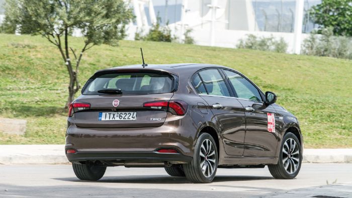 Το Fiat Tipo στο δρόμο μέσω της μαλακής ρύθμισης στην ανάρτησή του, θα απορροφήσει τις ανωμαλίες του δρόμου και θα προσφέρει άνετες μετακινήσεις.