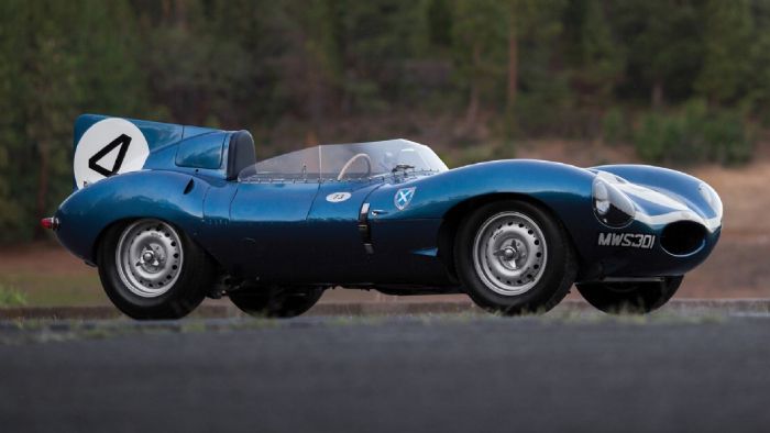 Η Jaguar D-Type που κέρδισε τον 24ωρο αγώνα του Le Mans το 1956, έσπασε το ρεκόρ του ακριβότερου βρετανικού οχήματος που πωλήθηκε ποτέ σε δημοπρασία. 