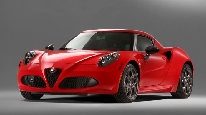 Η νέα Alfa Romeo 4C μας «αποκαλύπτεται» μέσα από τις νέες εικόνες που δόθηκαν στη δημοσιότητα. 