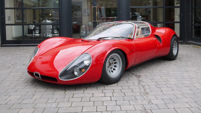 Η Alfa Romeo Tipo 33 Stradale του 1967 ήταν στα χρόνια της το πιο ακριβό αυτοκίνητο του κόσμου, αλλά και ένα από τα πρώτα supercars της ιστορίας. Σε λίγε μέρες μία από αυτές πωλείται…