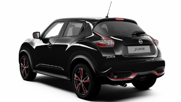 Οι υποψήφιοι αγοραστές, μπορούν να παραγγείλουν το νέο Nissan Juke Dynamic σε δύο χρώματα, τα Magnetic Red και Garnet Black, με το κόκκινο πακέτο Personalization Pack, να είναι στάνταρ.