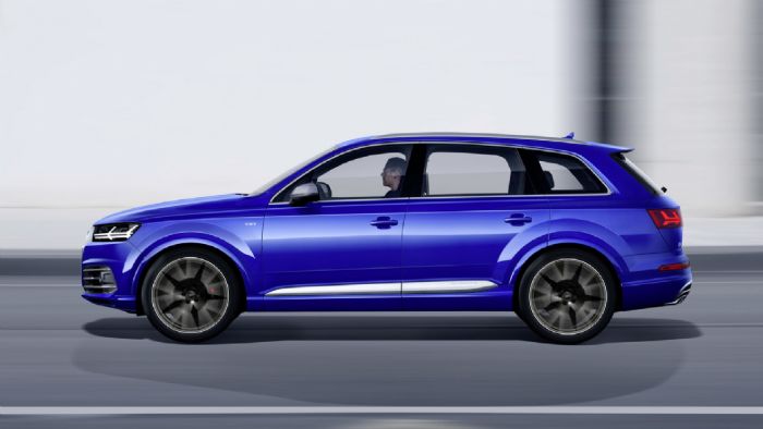 Η επίδοση του SQ7 στο 0-100 χλμ./ώρα είναι 4,8 δλ., ενώ η μέση κατανάλωση που ανακοινώνει η Audi είναι στα 7,4 λτ./100 χλμ. (194 γρ./χλμ. CO2).