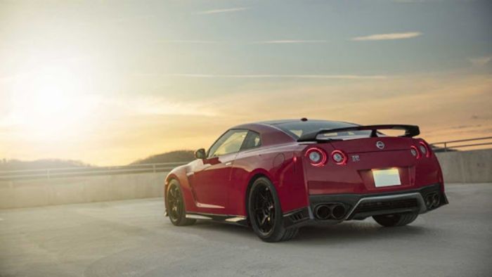 Το GT-R, ανέκαθεν εθεωρείτο ένα supercar που παρέχει στον οδηγό του τη δυνατότητα χειρισμού με κινήσεις “χειρουργικής” ακρίβειας.