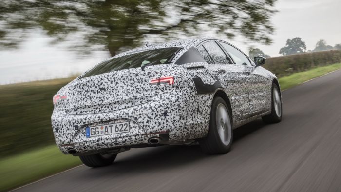 Το Insignia Grand Sport θα κάνει ντεμπούτο στην έκθεση της Γενεύης τον προσεχή Μάρτιο. Το Insignia Grand Sport θα κάνει ντεμπούτο στην έκθεση της Γενεύης τον προσεχή Μάρτιο.
