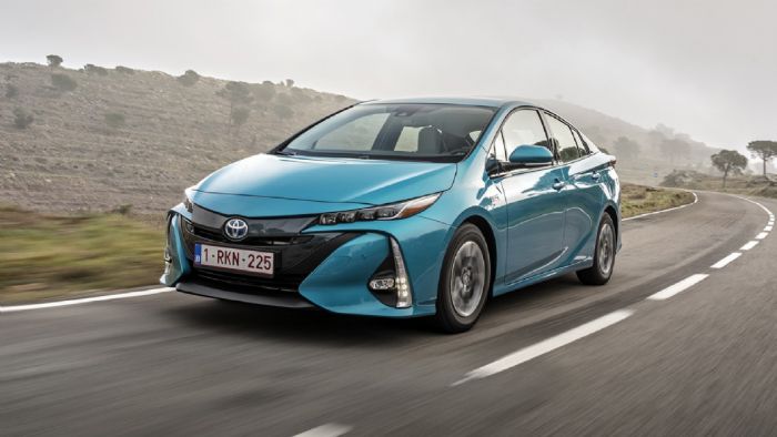 Το νέο Toyota Prius Plug-In Hybrid «υπόσχεται» κατανάλωση μόλις 1,0 λτ./100 χλμ., ενώ οι εκπομπές CO2 βρίσκονται στα 22 γρ./χλμ.