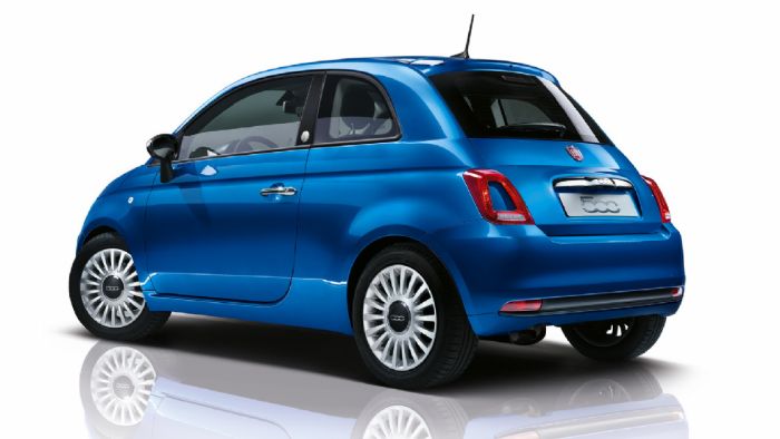 Το Fiat 500 Mirror διατίθεται τόσο ανοικτό όσο και κλειστό και εστιάζει στους «millennials», οι οποίοι όπως λέει η εταιρεία «αγαπούν τις νέες τεχνολογίες και θέλουν να οδηγούν ένα αυτοκίνητο που είναι πάντα συνδεδεμένο».