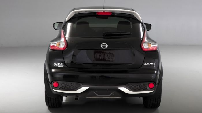 Διαφοροποιείται προσθέτοντας άσπρες λεπτομέρειες στο αμάξωμα, μαύρους τροχούς 17 ιντσών με all-season ελαστικά διάστασης 215/55 αλλά και σπέσιαλ σήματα Black Pearl Edition.
